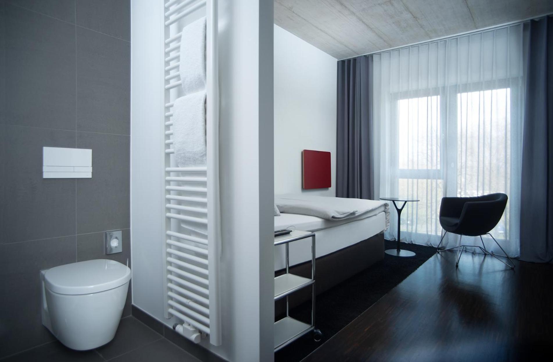 Hotel &repeat Airport Keulen